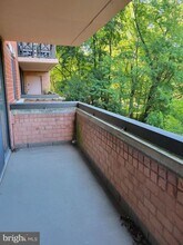 2230 George C Marshall Dr in Falls Church, VA - Building Photo - Building Photo
