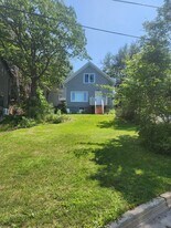 12 Woodbury Dr in Halifax, NS - Building Photo