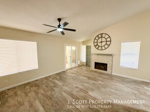 6424 W Becker Ln in Glendale, AZ - Building Photo - Building Photo