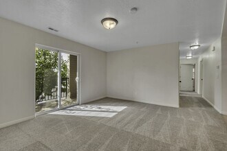 8182 N Cedar Springs Rd in Eagle Mountain, UT - Building Photo - Building Photo