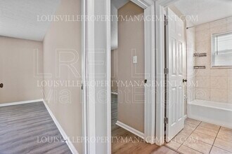 2908 Brinkey Way in Louisville, KY - Building Photo - Building Photo
