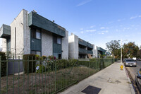 Willis Villas in Panorama City, CA - Building Photo - Building Photo