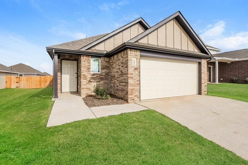 1807 Crimson Lake Blvd in El Reno, OK - Building Photo