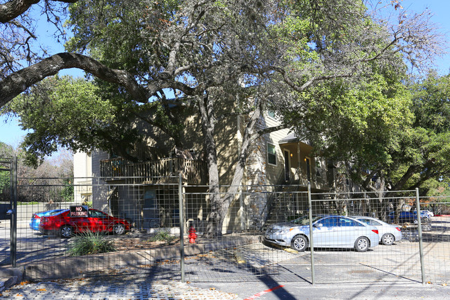 Ceniza Condominiums in Austin, TX - Building Photo - Building Photo