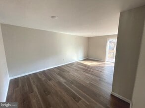 9817 Rainleaf Ct in Columbia, MD - Building Photo - Building Photo