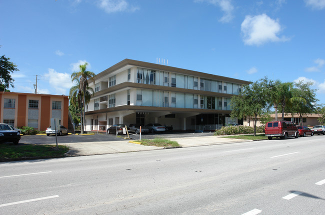 3554 1st Ave N in St. Petersburg, FL - Foto de edificio - Building Photo