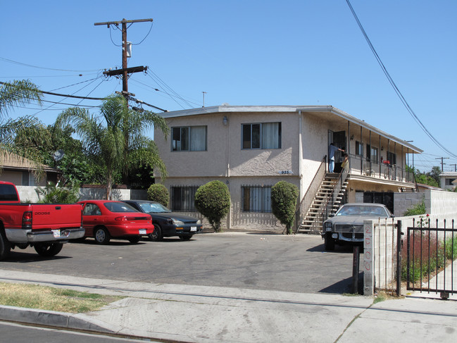 925 E 19th St in Long Beach, CA - Building Photo - Building Photo