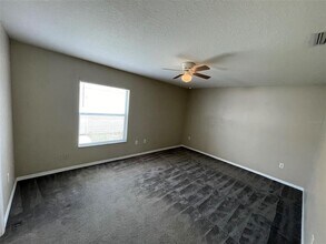 1090 Park Central Cir in Groveland, FL - Building Photo - Building Photo