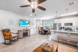 1701 S Station St in Port Aransas, TX - Building Photo - Building Photo