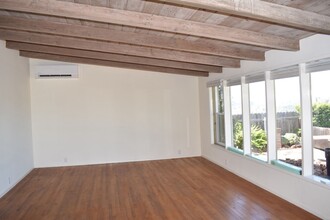 6204 Loukelton Cir in San Diego, CA - Building Photo - Building Photo