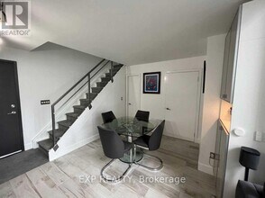 637 Lake Shore Blvd W in Toronto, ON - Building Photo - Building Photo