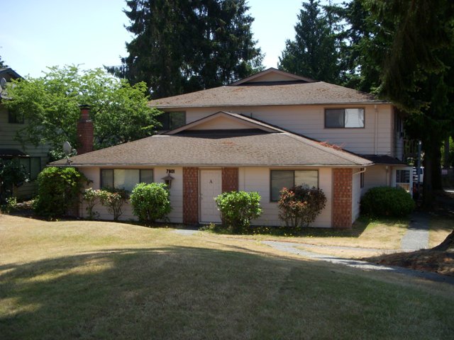 7801 Timber Hill Dr in Everett, WA - Foto de edificio