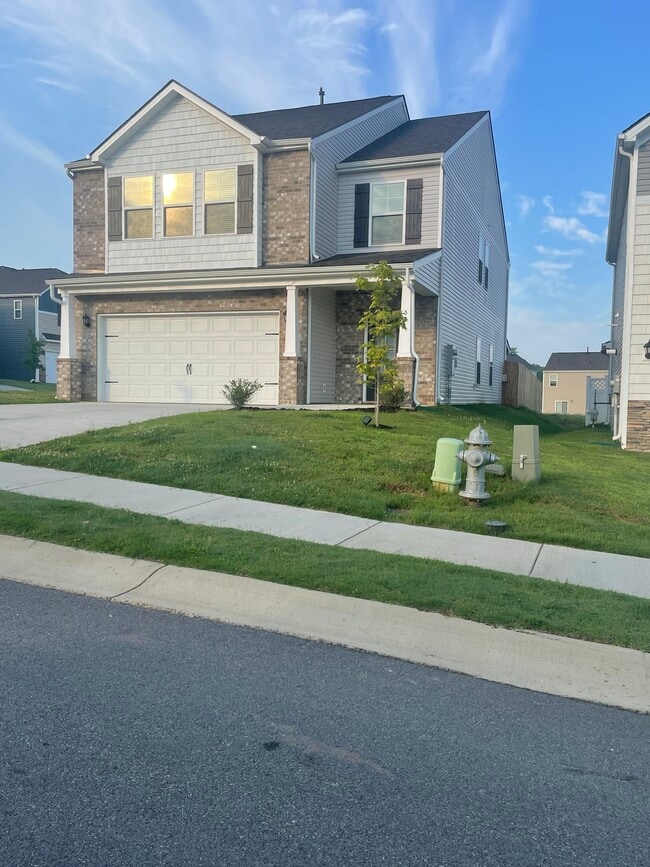 52 Thread Ln in Johnson City, TN - Building Photo - Building Photo