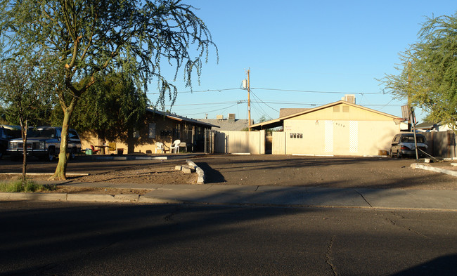 6738 N 55th Dr in Glendale, AZ - Building Photo - Building Photo