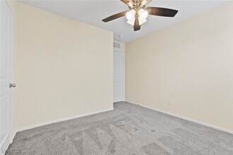 10581 Hamdem Ave in Las Vegas, NV - Building Photo - Building Photo