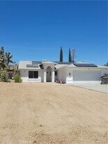 57336 Crestview Dr in Yucca Valley, CA - Building Photo