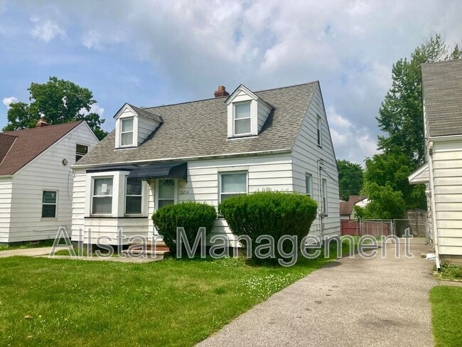 5214 Thomas St in Maple Heights, OH - Building Photo - Building Photo