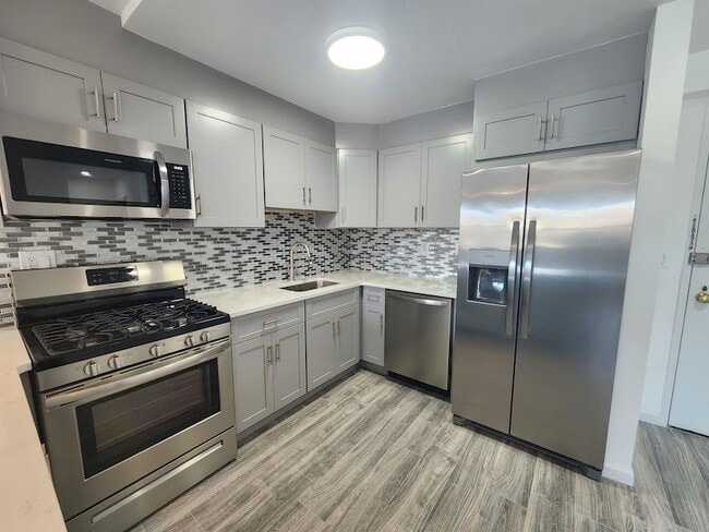 7100 JFK Blvd E, Unit 1B in Guttenberg, NJ - Foto de edificio - Building Photo