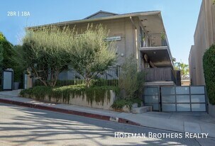 1148 N Clark St in West Hollywood, CA - Building Photo