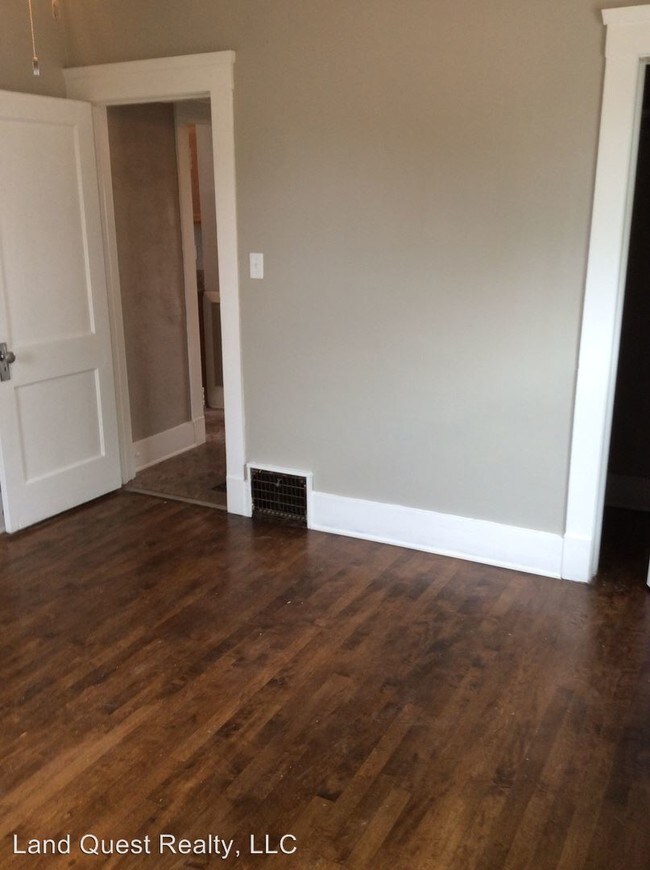 1813 Grange Ave in Racine, WI - Foto de edificio - Building Photo