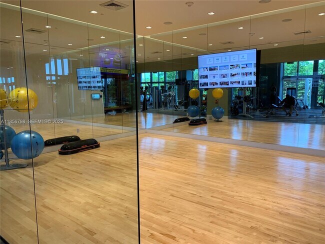 property at 16385 Biscayne Blvd