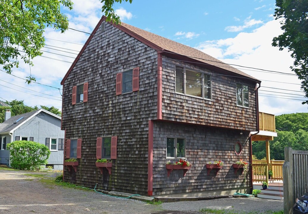 334 Granite St in Rockport, MA - Foto de edificio