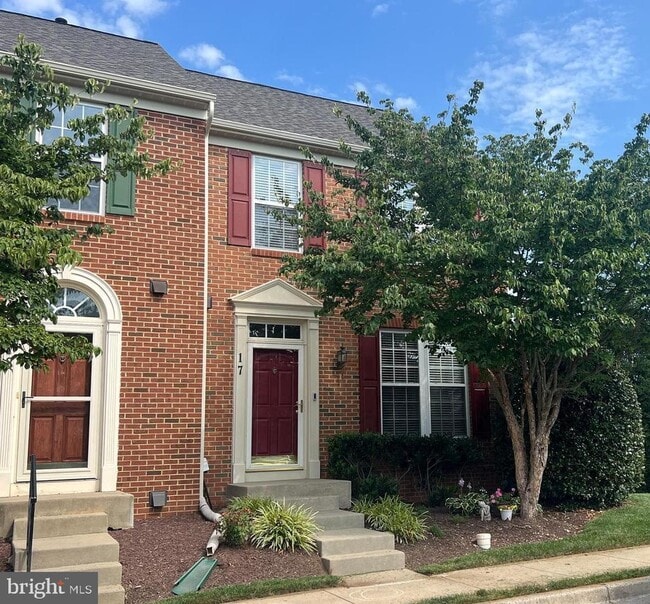 property at 17 Bankbarn Cir
