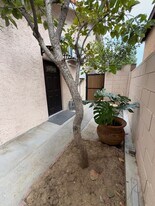 18417 Tuba St, Unit #18415 in Northridge, CA - Building Photo