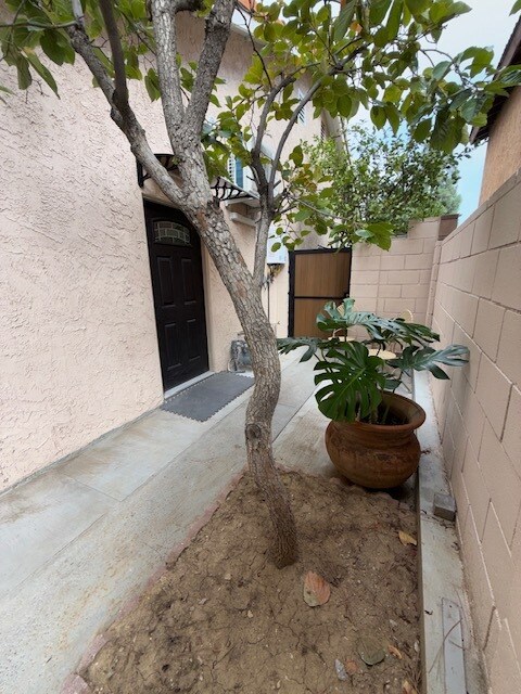 18417 Tuba St, Unit #18415 in Northridge, CA - Foto de edificio