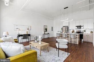 240 Hermitage St in Philadelphia, PA - Building Photo - Building Photo