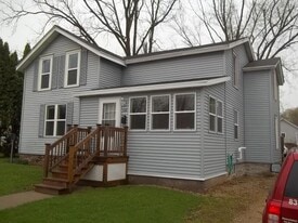 536 Metomen St in Ripon, WI - Building Photo