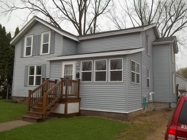 536 Metomen St in Ripon, WI - Building Photo