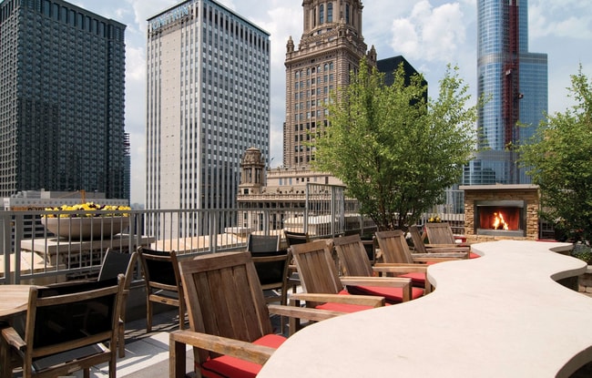 20 N State St, Unit 1006 in Chicago, IL - Foto de edificio - Building Photo