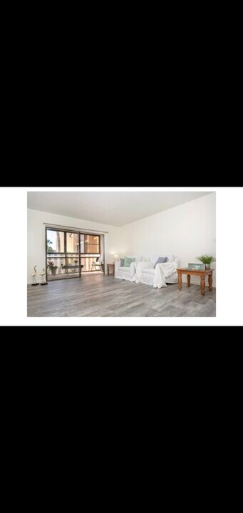 66 Boundary Blvd, Unit 280 in Rotonda West, FL - Foto de edificio