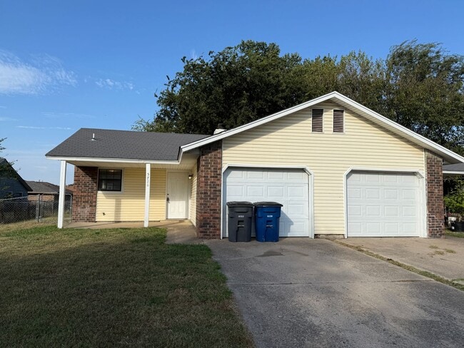 5728 S Vancouver Ave in Tulsa, OK - Building Photo - Building Photo
