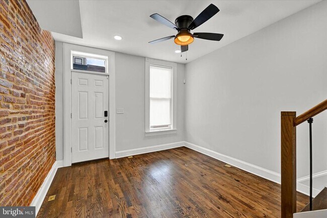 2 W Barney St in Baltimore, MD - Building Photo - Building Photo