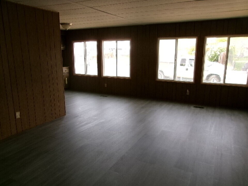 2460 S Mobile Dr in Boise, ID - Building Photo