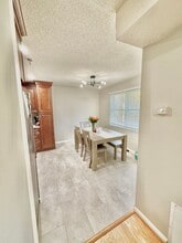 94 Tennis Plaza Rd, Unit 1 in Dracut, MA - Building Photo - Building Photo