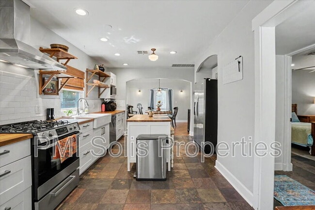 property at 724 E Portland St