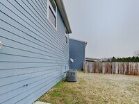 124 Lockport Dr photo'