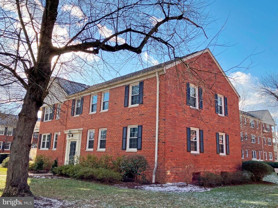 6614 Boulevard View-Unit -A2 in Alexandria, VA - Building Photo