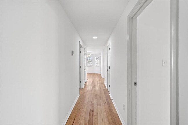 567 Winton Terrace NE in Atlanta, GA - Building Photo - Building Photo