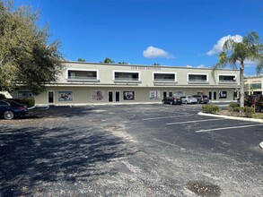 7701-7713 Davie Road Ext in Davie, FL - Building Photo - Building Photo