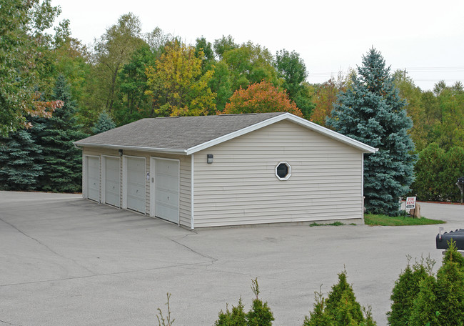 4840 Indian Hills Dr in Racine, WI - Building Photo - Building Photo