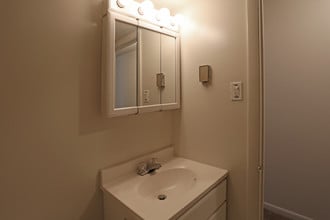 Brandywine Manor in Aston, PA - Foto de edificio - Interior Photo