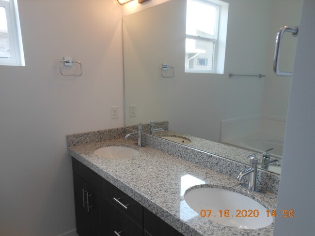 9203 S Holiday Bowl Ct, Unit 9203 in Sandy, UT - Building Photo - Building Photo