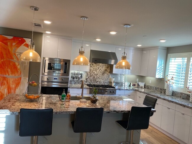 2406 Torrey Pines Rd in San Diego, CA - Building Photo - Building Photo