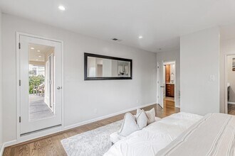 71 Nueva Ave in Redwood City, CA - Building Photo - Building Photo
