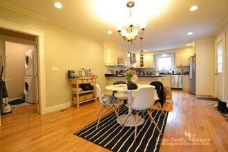 80 Corey Rd in Boston, MA - Foto de edificio - Building Photo