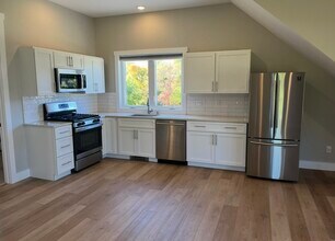 260 N Williston Rd, Unit Apartment in Williston, VT - Building Photo - Building Photo